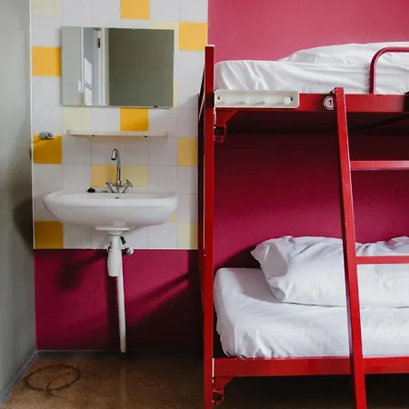 Shelter City Christian Hostal *