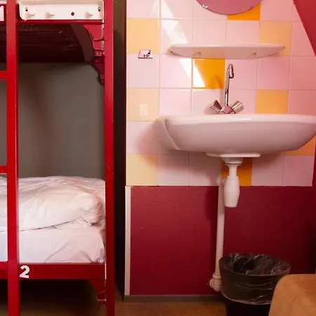 Shelter City Christian Hostal